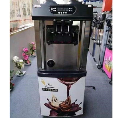 Machine à glaces douces avec 3 saveurs et 1 mélange Capacité 120 kg