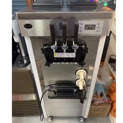 Machine à glaces douces avec 3 saveurs et 1 mélange Capacité 120 kg