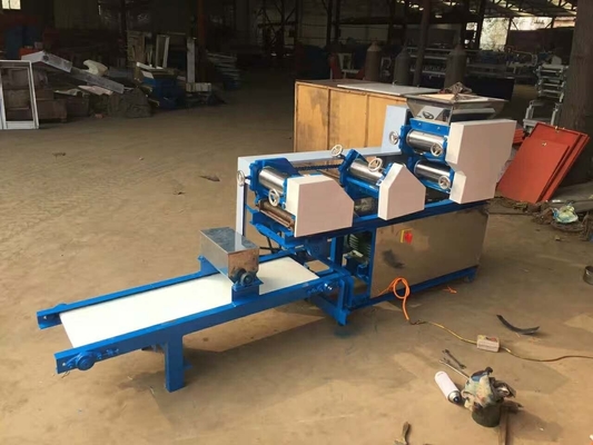 Machine de fabrication instantanée de nouilles avec largeur de nouilles pour répondre aux différents besoins des magasins de vêtements