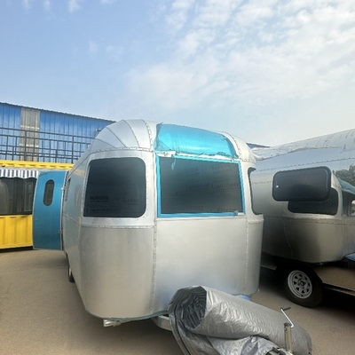 Système électrique fourni Trailer de restauration en acier inoxydable Food Van pour les magasins de vêtements