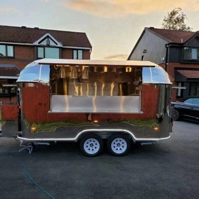 35KM-75KM/H Food Truck Catering Trailer avec un fonctionnement facile et une cuisine entièrement équipée