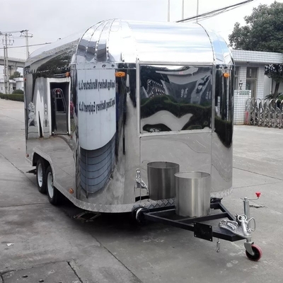 35KM-75KM/H Food Truck Catering Trailer avec un fonctionnement facile et une cuisine entièrement équipée