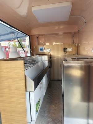 Équipement personnalisé Modern Food Crepes Trailer pour la meilleure vente 35km-75km/h Vitesse
