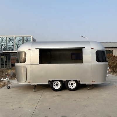 Révolutionnez vos services de restauration avec Airstream Beach Food Truck et cuisine complète