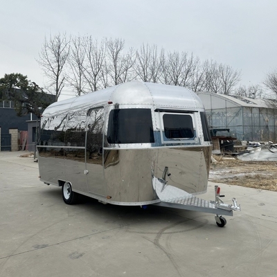 Révolutionnez vos services de restauration avec Airstream Beach Food Truck et cuisine complète