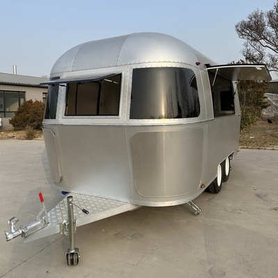 Révolutionnez vos services de restauration avec Airstream Beach Food Truck et cuisine complète