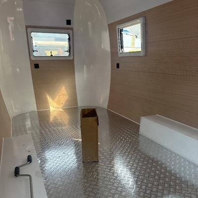110V/220V Voltage Cuisine extérieure Fast-Food Truck Trailer avec équipement de cuisson