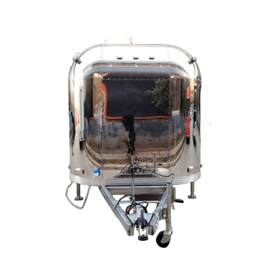 Des camions mobiles de restauration rapide entièrement équipés avec cuisine complète par Wecare Custom Airstream
