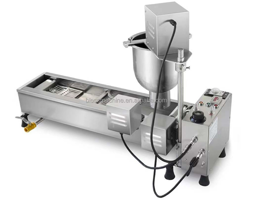 La machine à glaçage de beignets entièrement automatique économisant du travail bonne réputation 8 cm taille de beignets