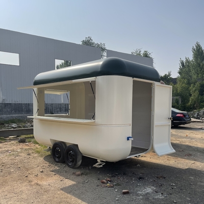 Trailer de remorquage alimentaire à 40 km/h Trailer de concession mobile entièrement équipé pour produits