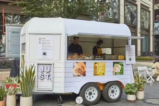 Chariot à hot-dogs Crème glacée Bar à bière et boissons gazeuses Camion alimentaire mobile de 600 à 1400 kg