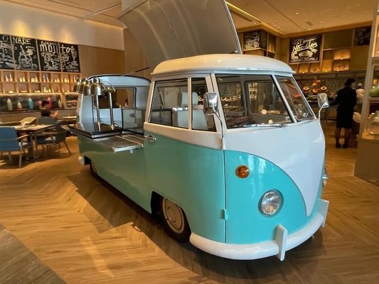 Chariots de restauration rapide en extérieur Crepe Food Truck avec collation Appareils de cuisine mobiles