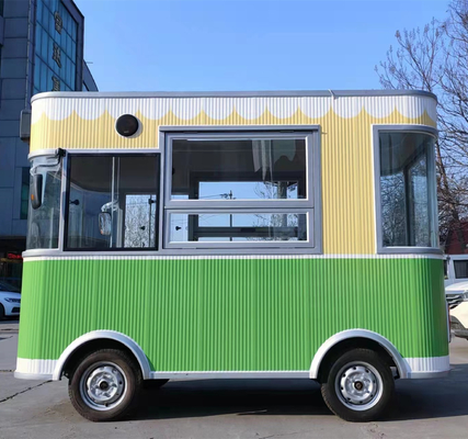 Camion électrique mobile pour les besoins en déplacement