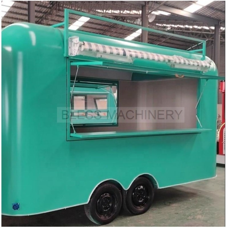 Camion alimentaire mobile en acier inoxydable en Europe avec cuisine complète et longue durée de vie